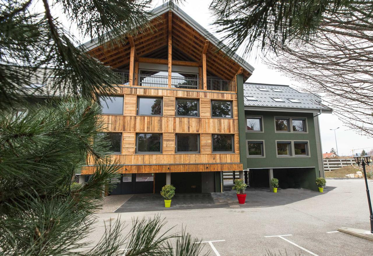 Les Cabanes De La Maison Rouge FRENCH ALPS Exterior photo